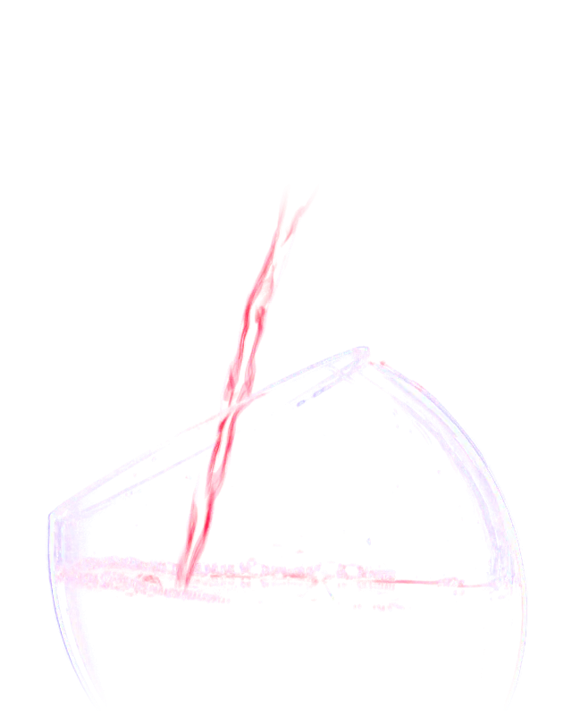 Vino rosso versato in un calice